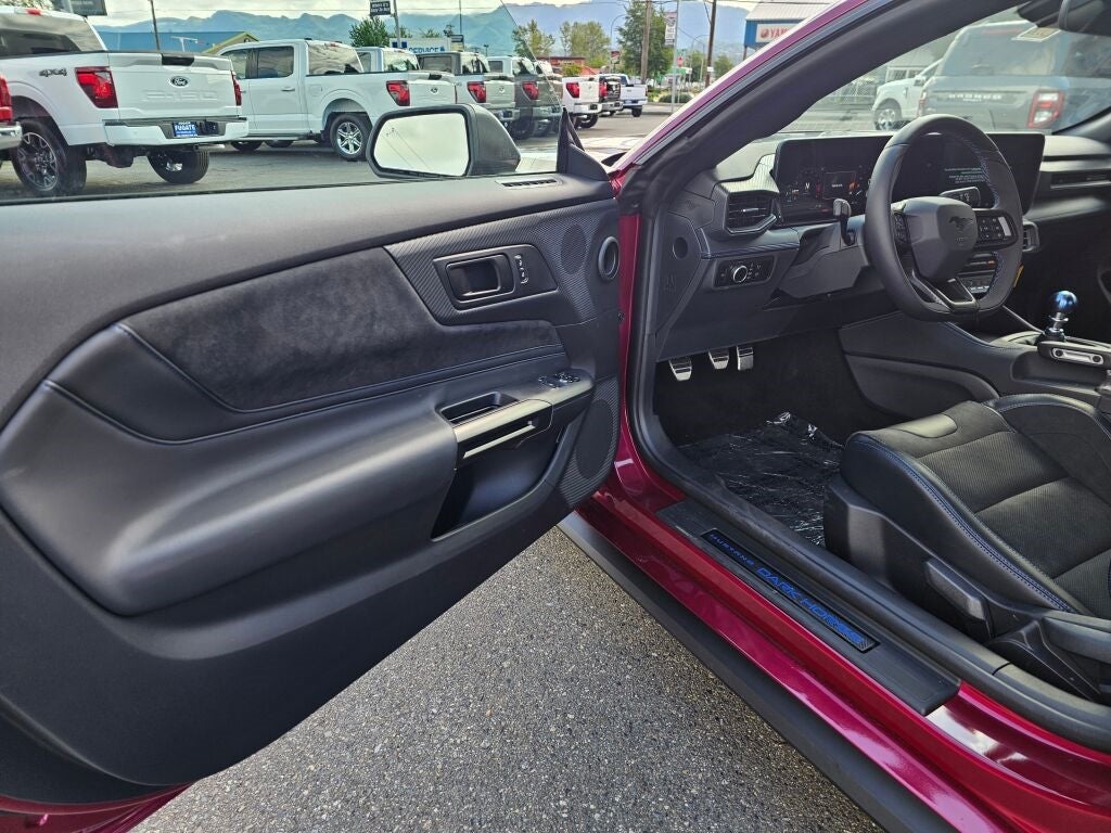 2025 Ford Mustang Dark Horse