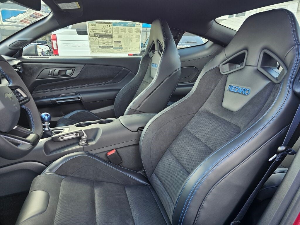 2025 Ford Mustang Dark Horse