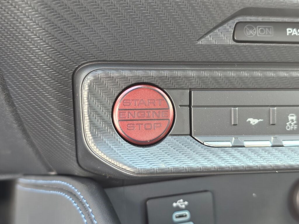 2025 Ford Mustang Dark Horse