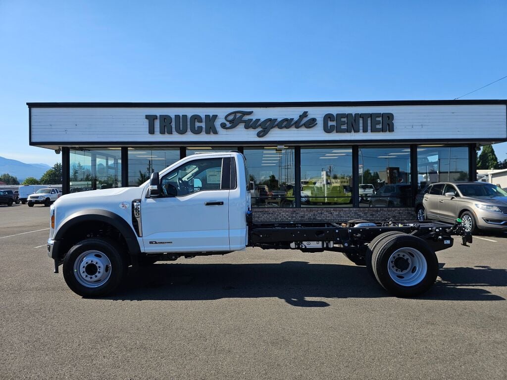 2025 Ford F-600SD F SERIES
