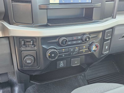 2025 Ford F-600SD F SERIES