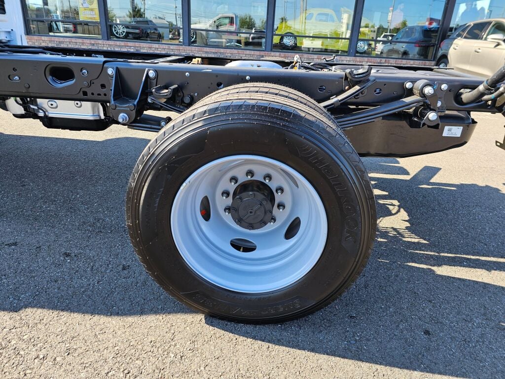 2025 Ford F-600SD F SERIES