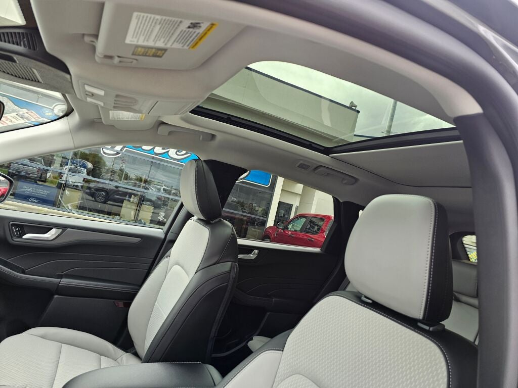 2025 Ford Escape Plug-In Hybrid Base