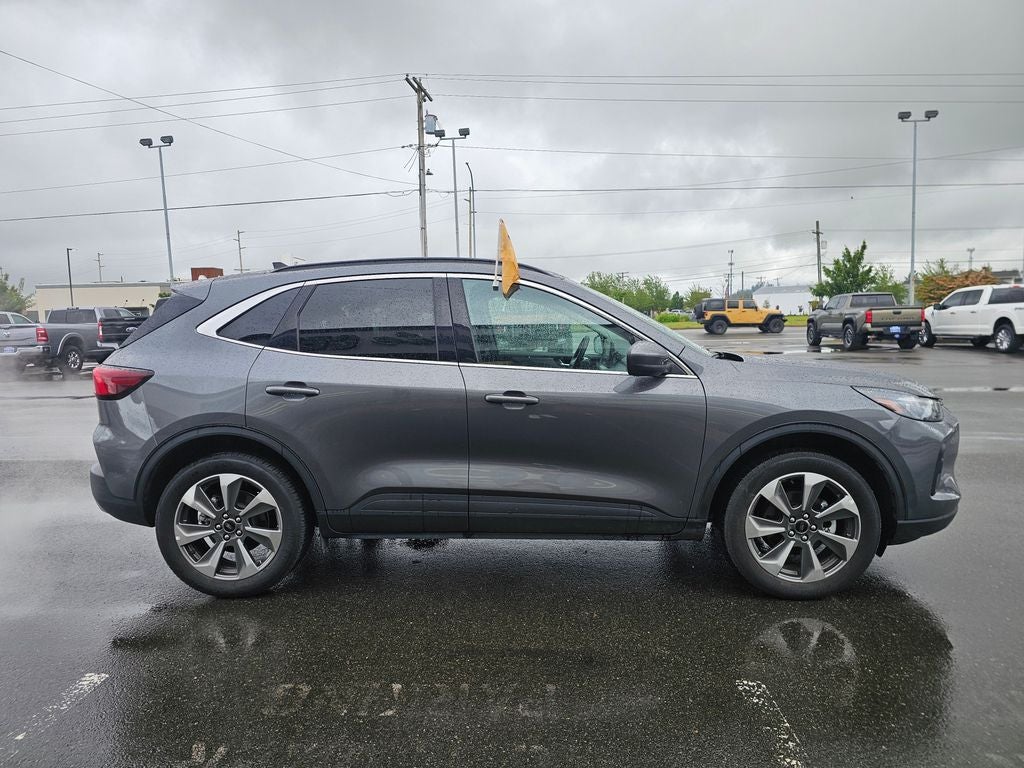 2025 Ford Escape Platinum