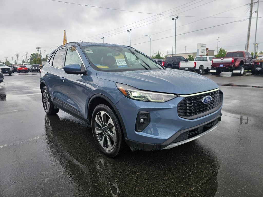 2025 Ford Escape Platinum