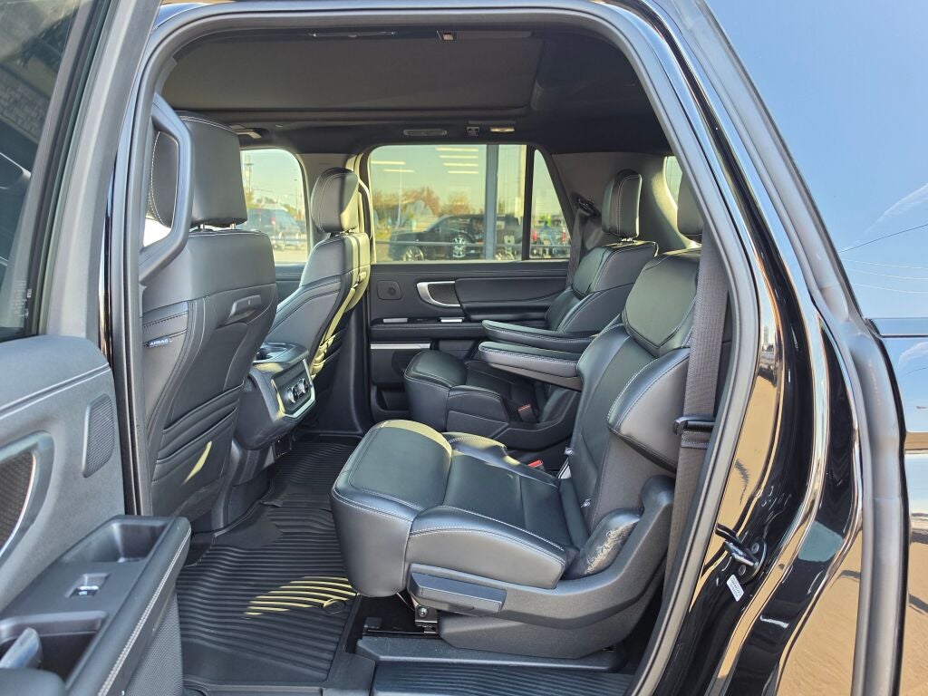 2025 Ford Expedition Max Platinum Stealth Performance