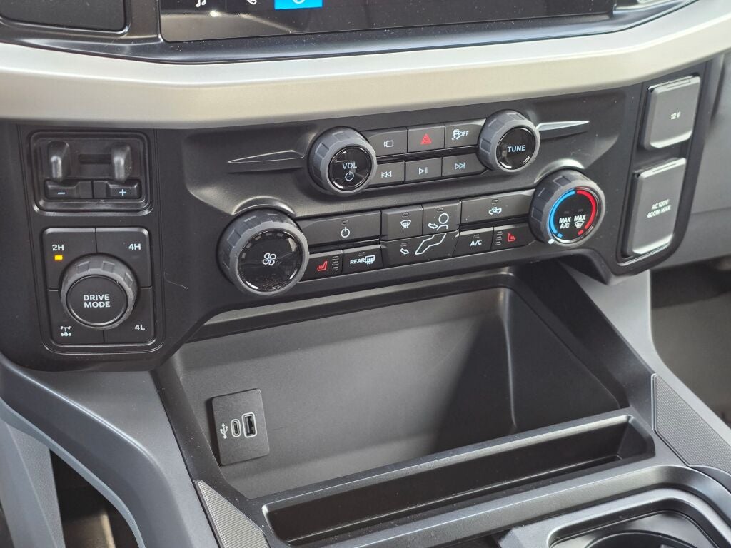 2027 Ford Super Duty F-250® XLT