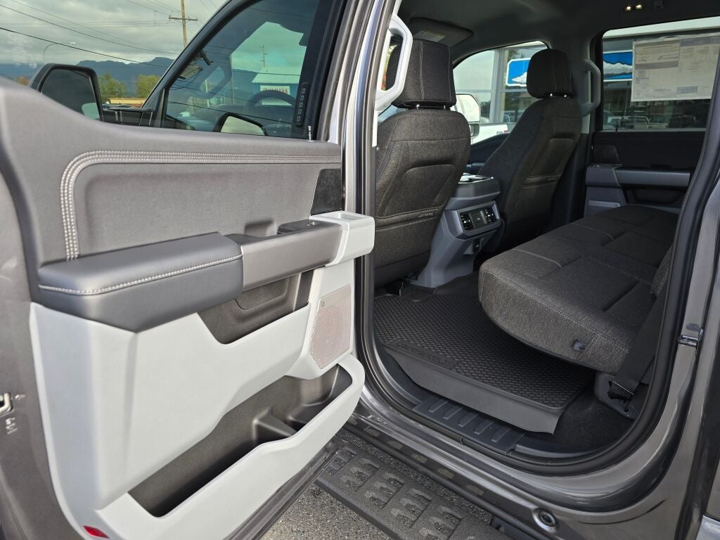 2027 Ford Super Duty F-250® XLT