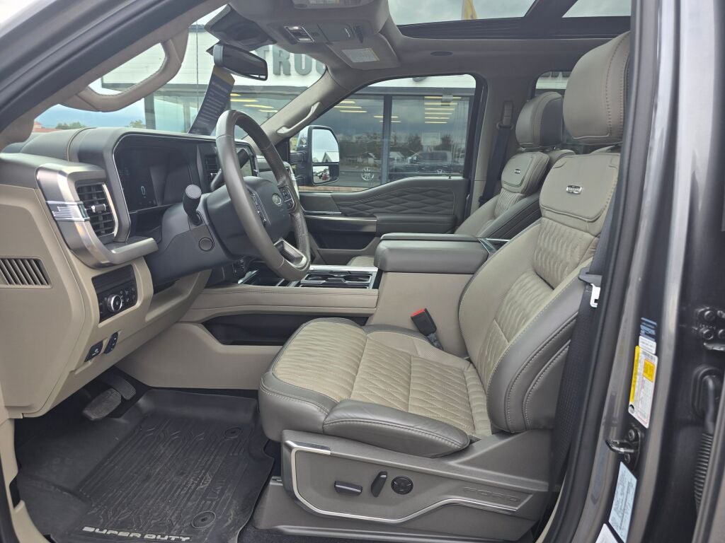 2025 Ford F-350SD Platinum