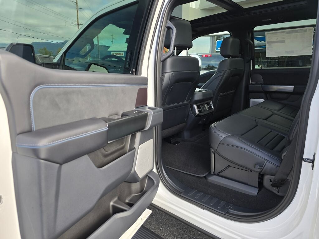 2027 Ford Super Duty F-350® Platinum®