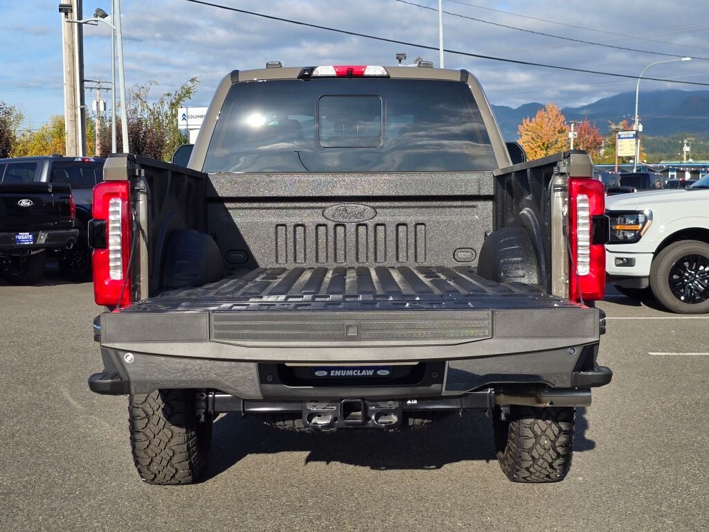 2027 Ford Super Duty F-350® Lariat®