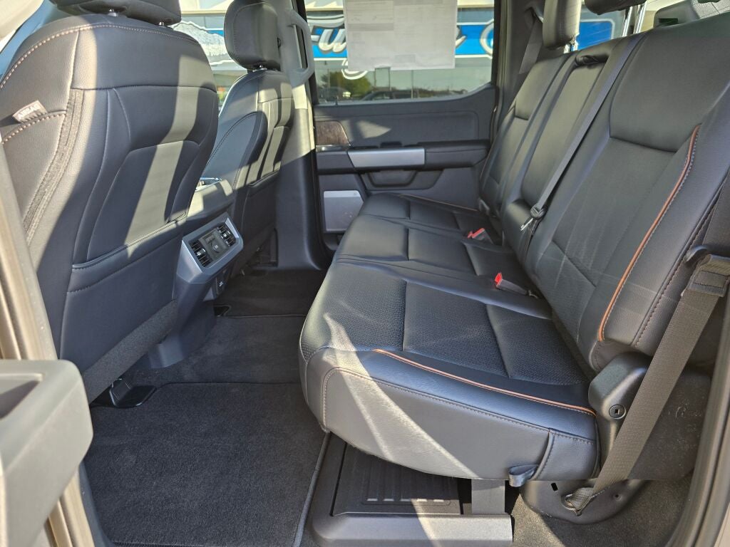 2027 Ford Super Duty F-350® Lariat®