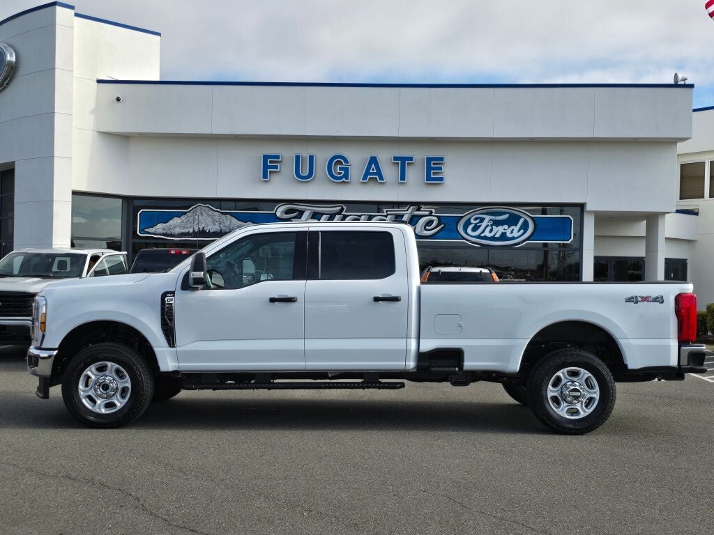 2027 Ford Super Duty F-350® XLT