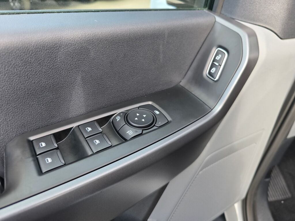 2027 Ford Super Duty F-350® XLT