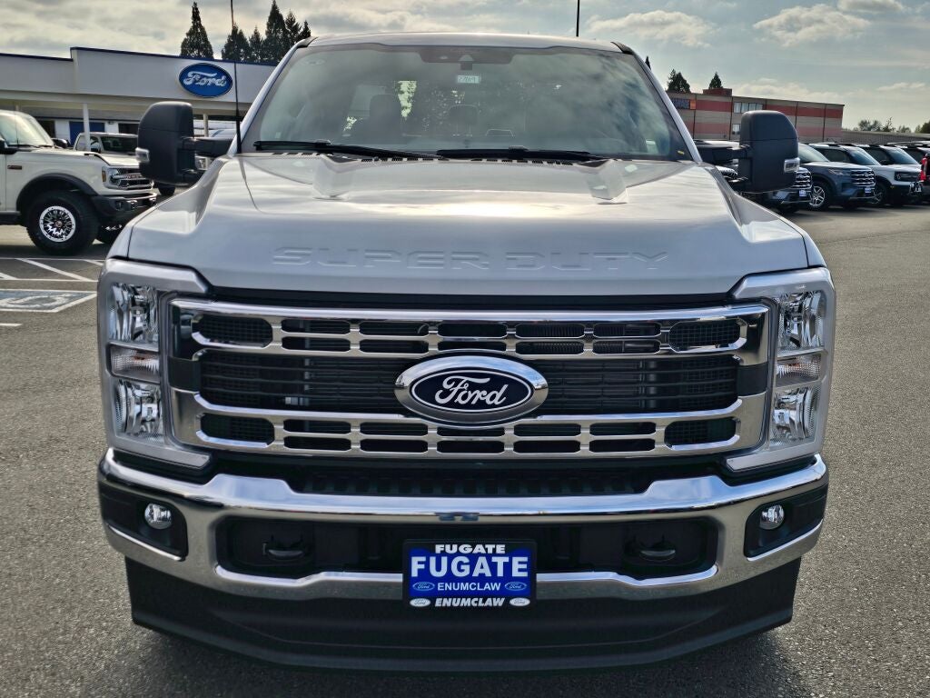 2027 Ford Super Duty F-350® XLT