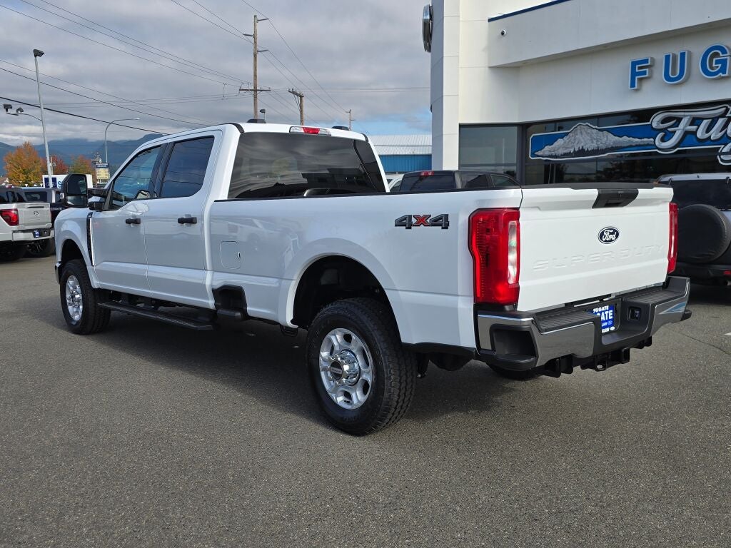2027 Ford Super Duty F-350® XLT