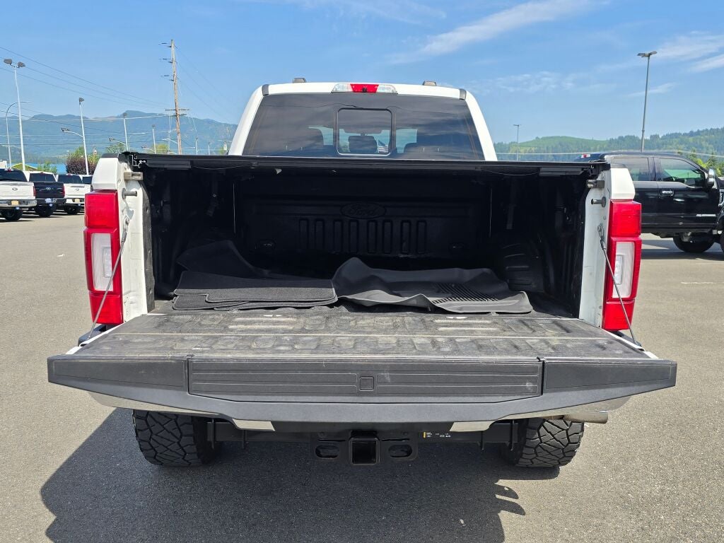 2022 Ford F-350SD Lariat