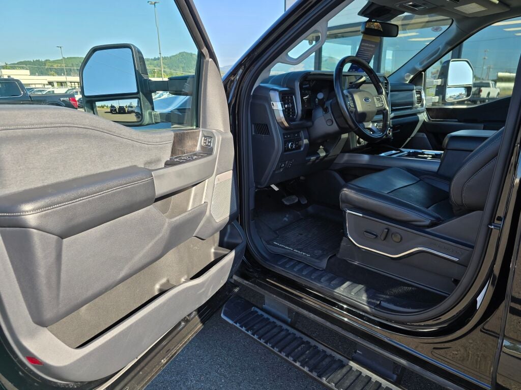 2023 Ford F-350SD Lariat