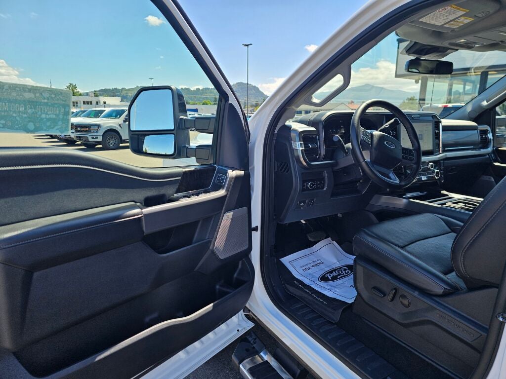 2025 Ford F-350SD Lariat