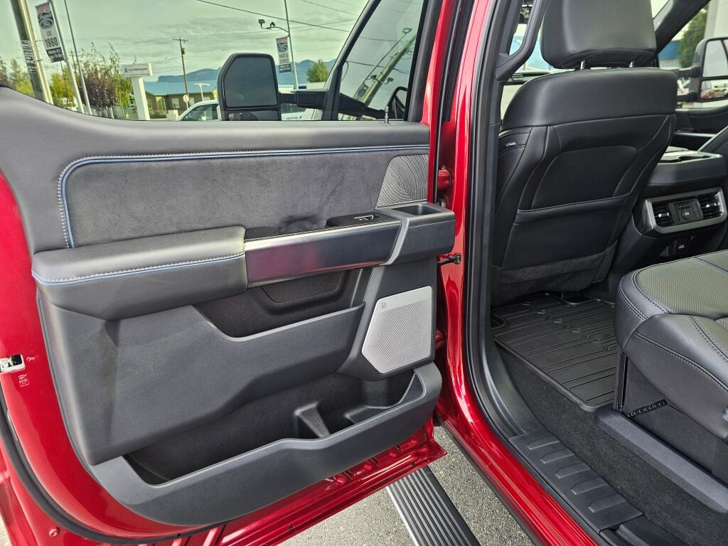 2025 Ford F-350SD Platinum