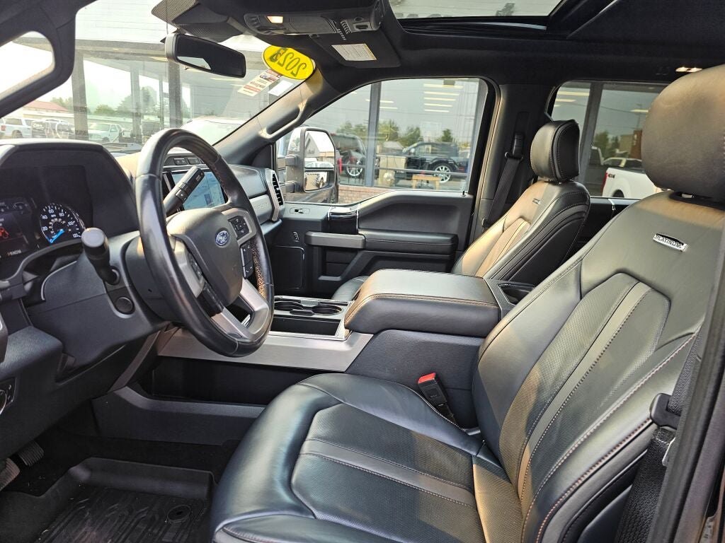 2022 Ford F-450SD Platinum