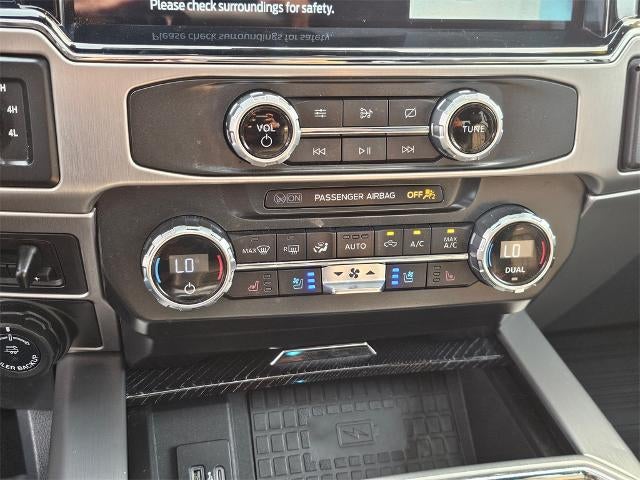 2022 Ford F-450SD Platinum