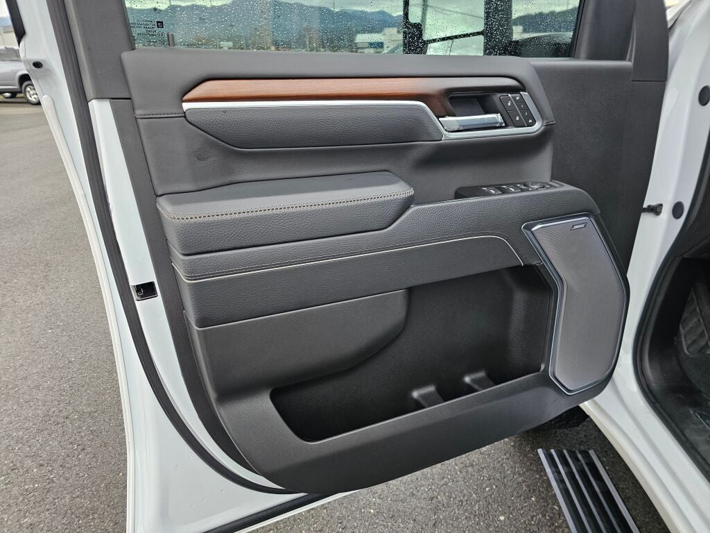 2025 GMC Sierra 3500HD Denali