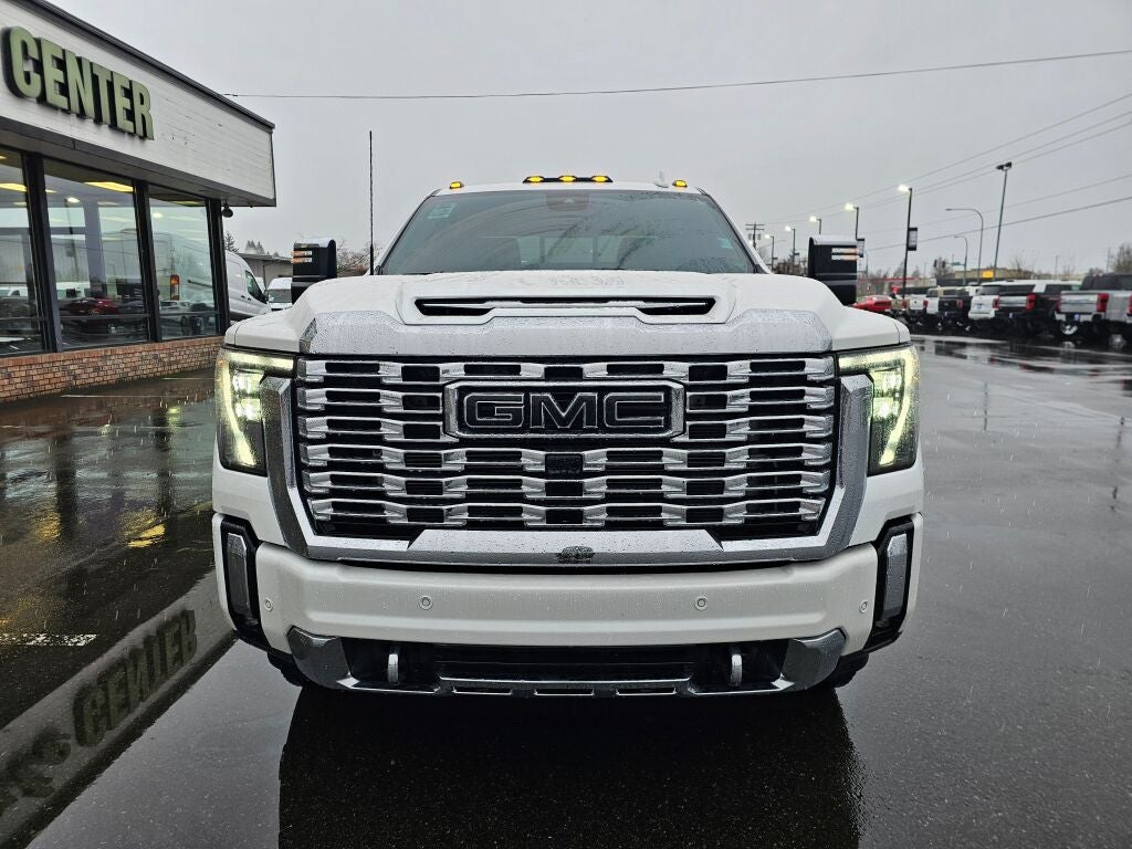 2025 GMC Sierra 3500HD Denali