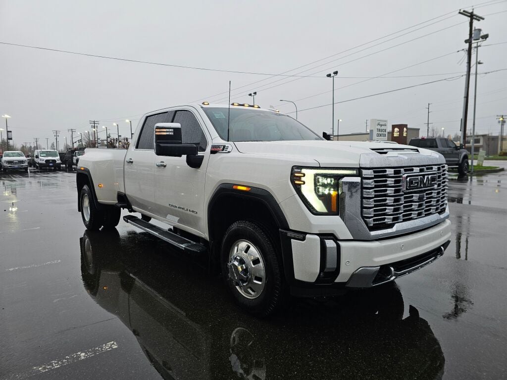 2025 GMC Sierra 3500HD Denali