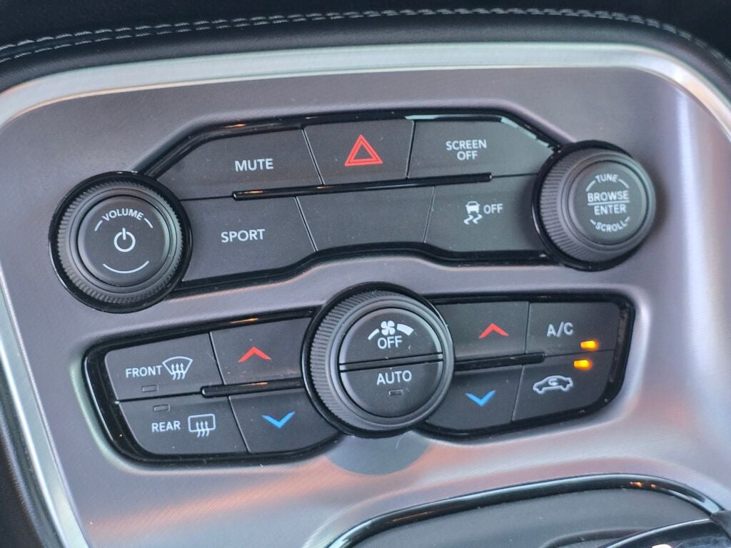 2022 Dodge Challenger SXT