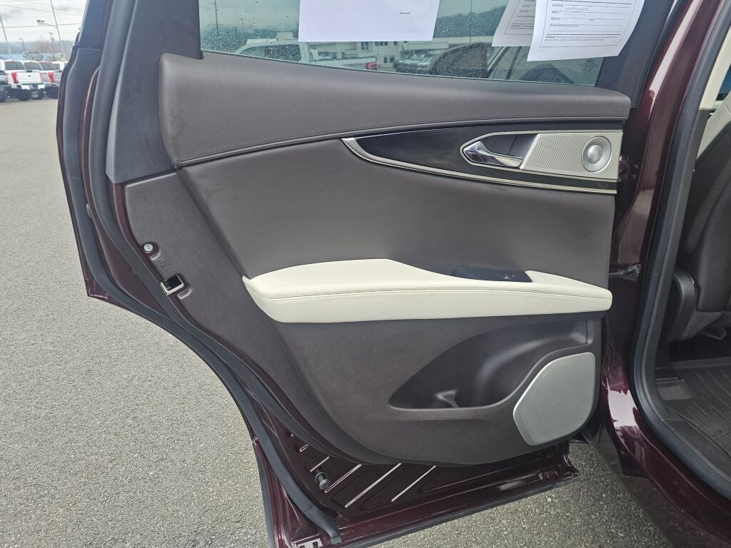 2022 Lincoln Nautilus Black Label