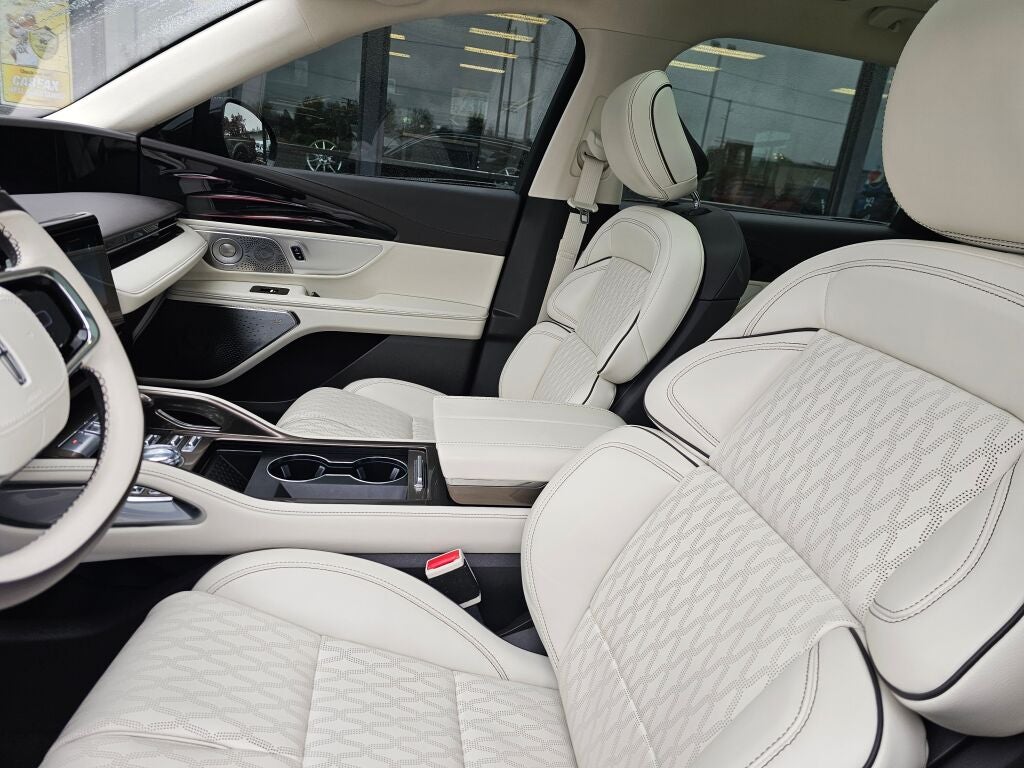 2025 Lincoln Nautilus Black Label