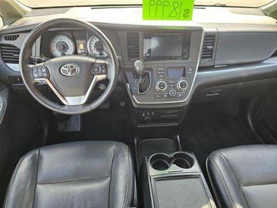 2015 Toyota Sienna SE 8 Passenger