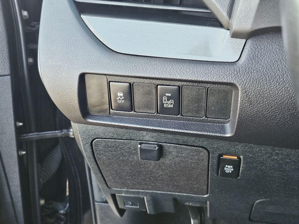 2015 Toyota Sienna SE 8 Passenger