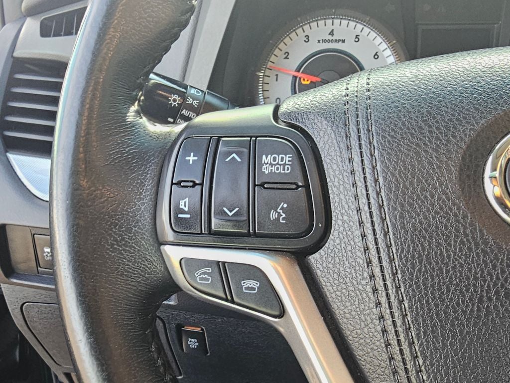 2015 Toyota Sienna SE 8 Passenger