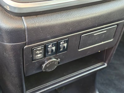 2015 Toyota Sienna SE 8 Passenger