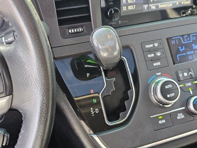 2015 Toyota Sienna SE 8 Passenger