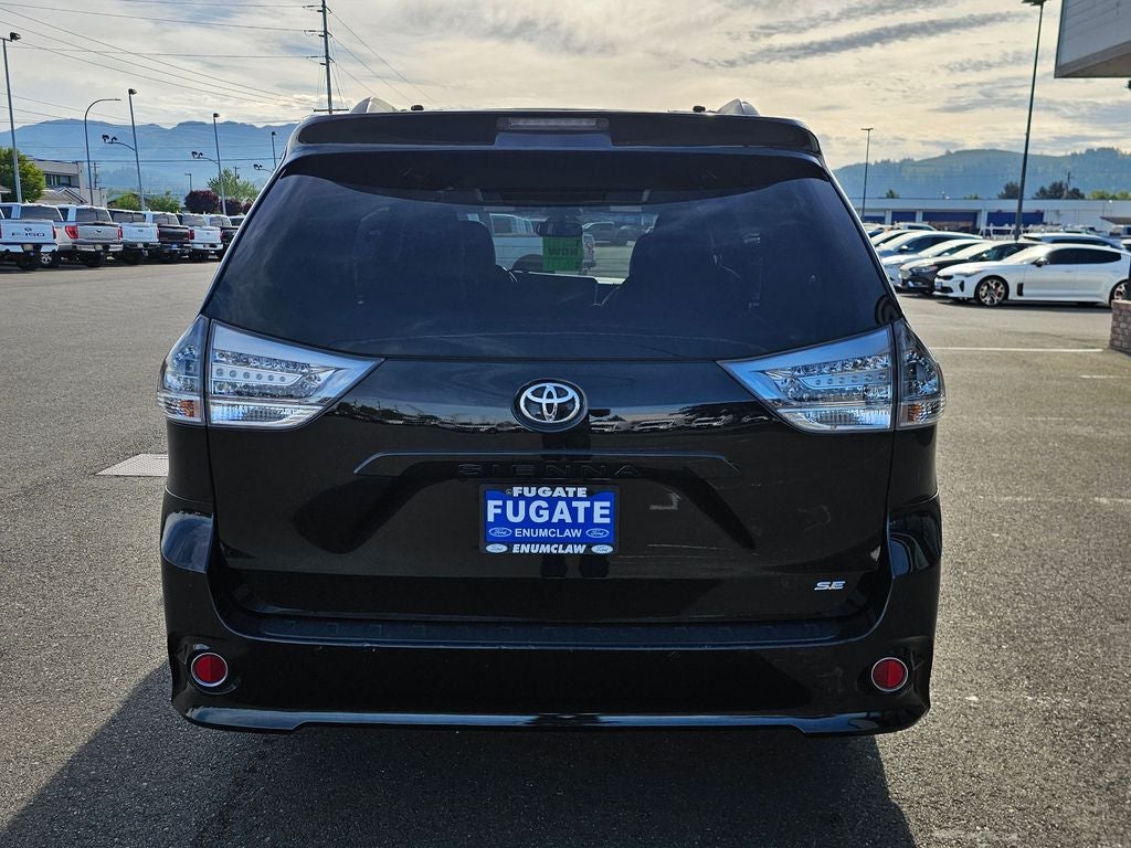 2015 Toyota Sienna SE 8 Passenger