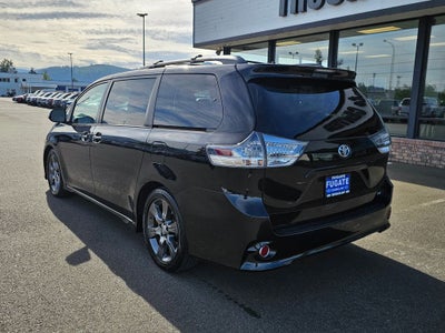 2015 Toyota Sienna SE 8 Passenger
