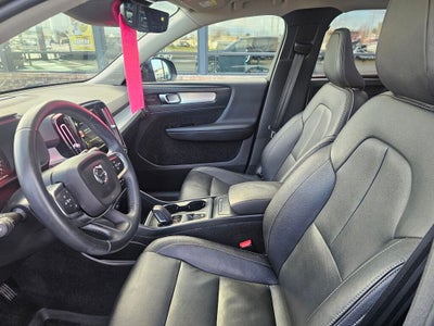 2021 Volvo XC40 Momentum