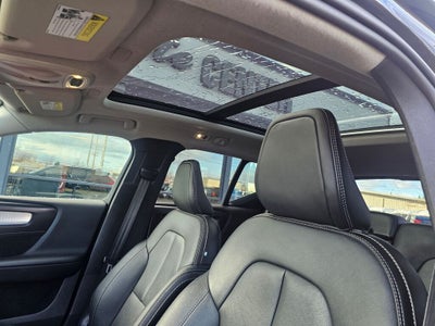 2021 Volvo XC40 Momentum