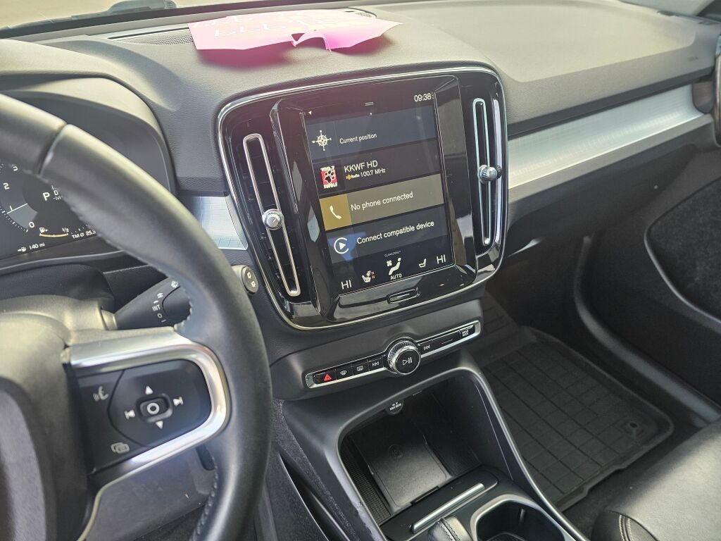 2021 Volvo XC40 Momentum