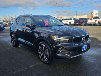 2021 Volvo XC40 Momentum