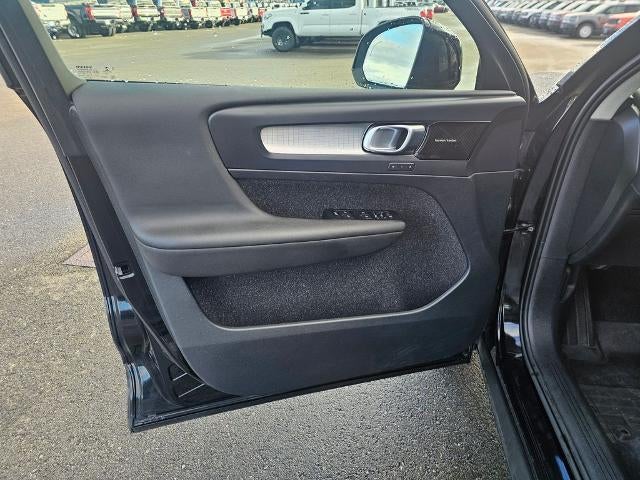 2021 Volvo XC40 Momentum