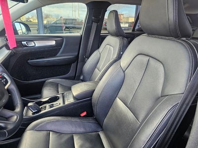 2021 Volvo XC40 Momentum