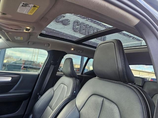 2021 Volvo XC40 Momentum