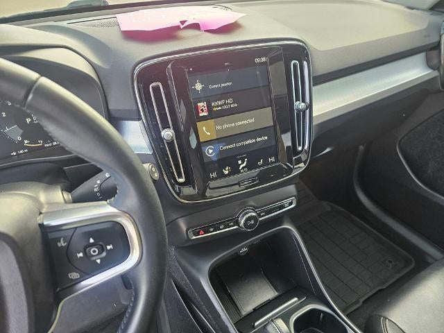2021 Volvo XC40 Momentum
