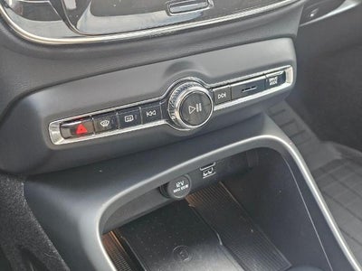 2021 Volvo XC40 Momentum