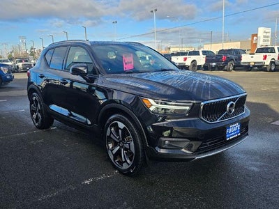 2021 Volvo XC40 Momentum