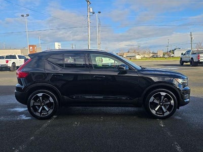 2021 Volvo XC40 Momentum